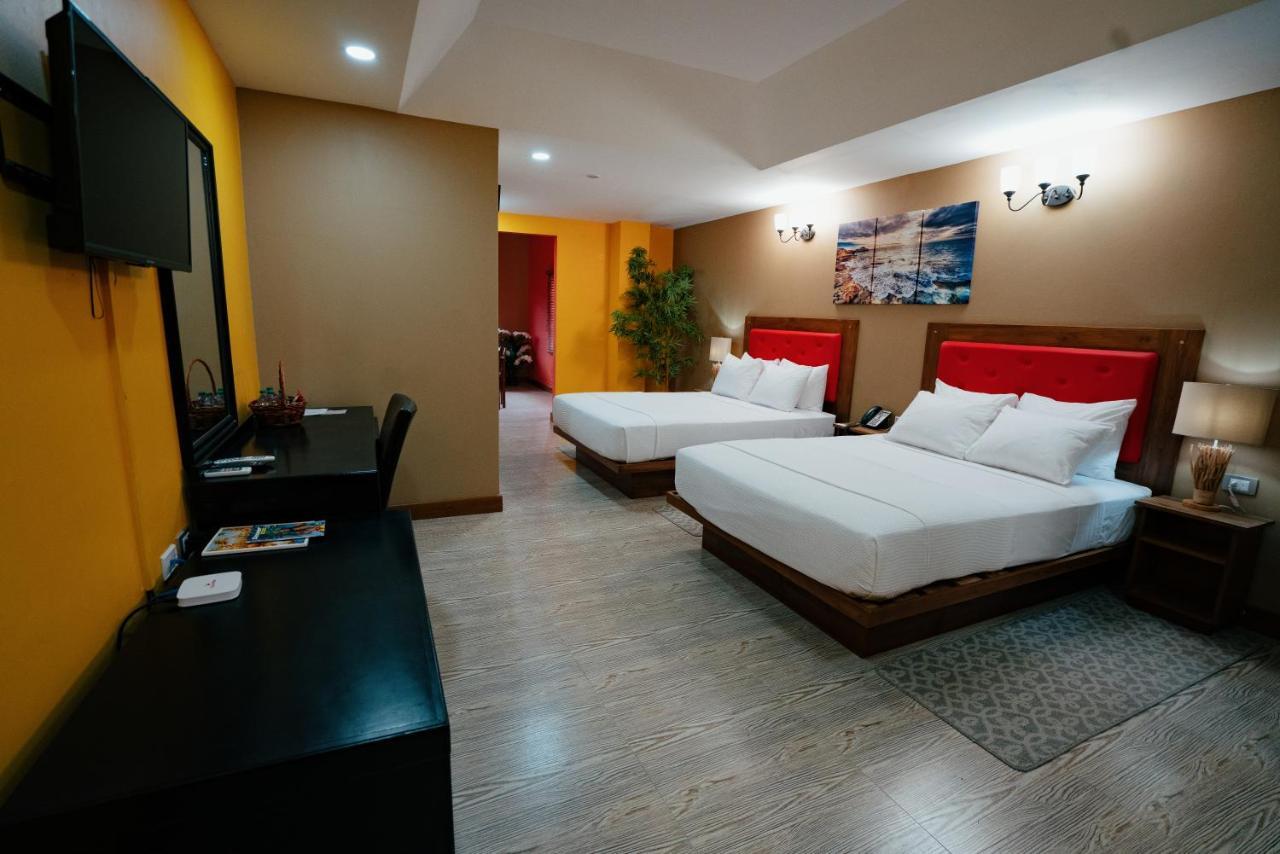 Runway Hotel Piarco Kültér fotó