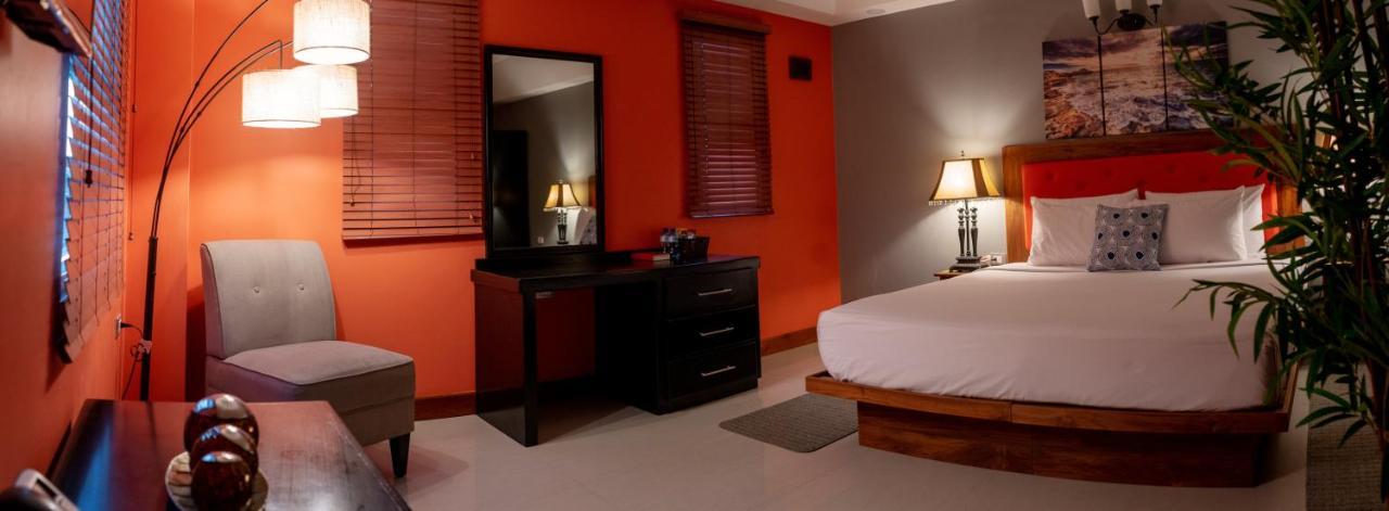 Runway Hotel Piarco Kültér fotó